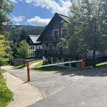 Hradecanka Apartment *